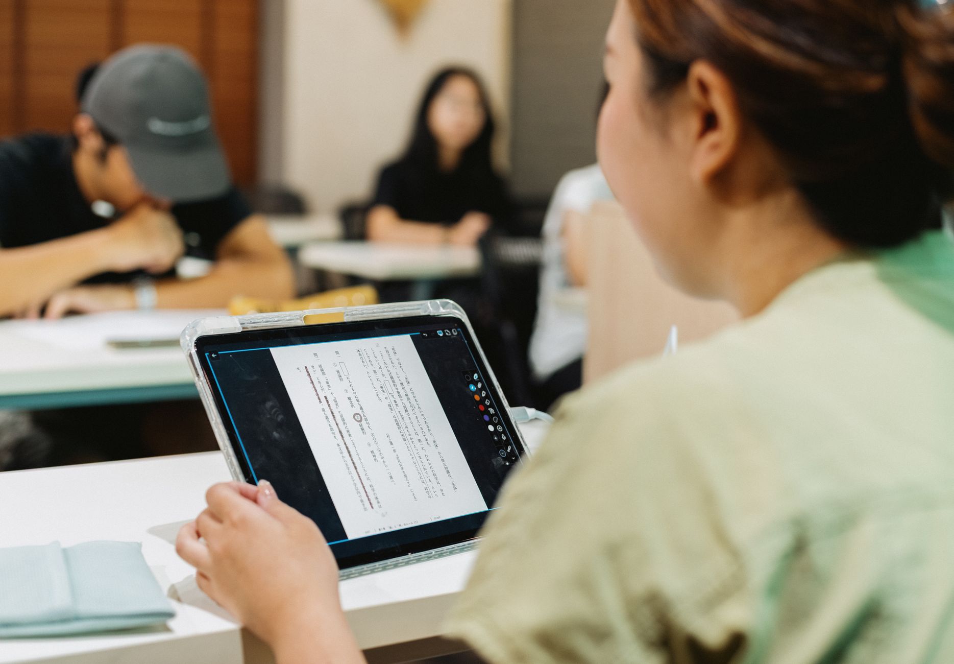 经济学硕士面试准备的核心维度包括动机表达、数理基础回顾与简历内容梳理，申请人可在安静环境中进行英文模拟练习。